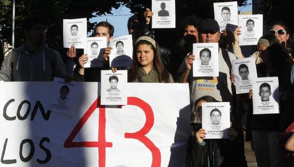 Facebook: poema a 43 estudiantes desaparecidos conmueve México