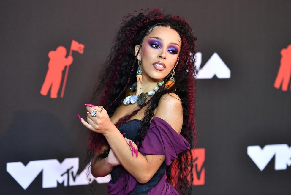 Doja Cat is the Official Host of the MTV Video Music Awards. This was her outfit during the red carpet. (Photo: AFP).