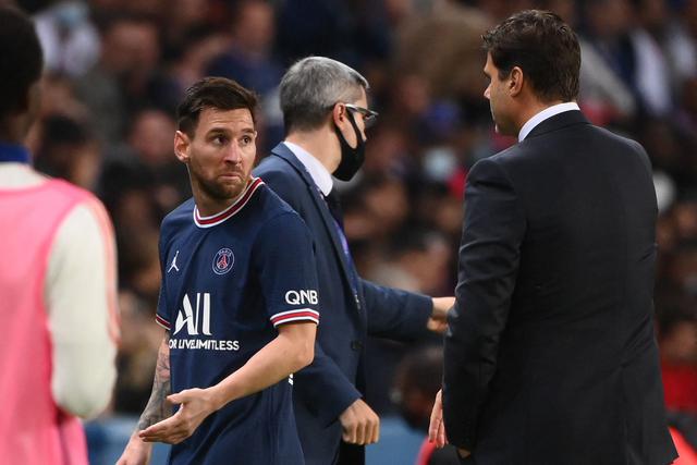 Lionel Messi y su reacción tras ser reemplazado por Hakimi. (Foto: AFP)
