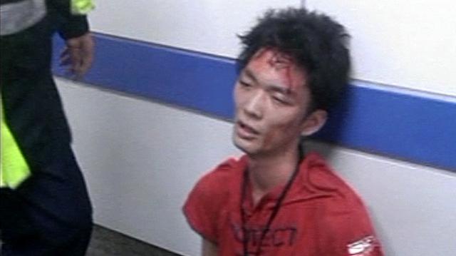 Este sujeto apuñaló y mató a 4 personas en el metro de Taipei - 1