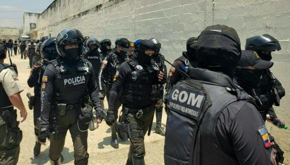 Policía Nacional de Ecuador de policías que participaron en un operativo en la prisión Guayas 1 en Guayaquil, Ecuador.(Foto: Handout / POLICÍA NACIONAL DE ECUADOR / AFP).