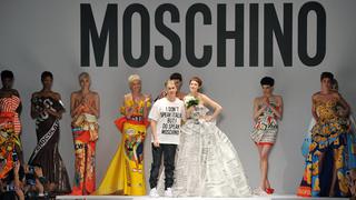 Moschino se inspira en la comida chatarra para su colección