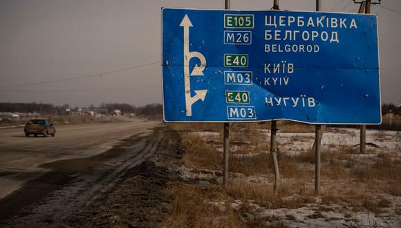 Moscú utilizó aviones y artillería para frenar los ataques y logró impedir que las tropas ucranianas entraran a su territorio. (Foto: Vadim Ghirda/AP)