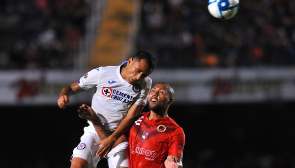 Con Yoshimar Yotún, Cruz Azul igualó sin goles en su visita a Veracruz por el Apertura de la Liga MX | Foto: AP