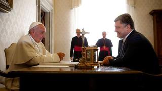 El papa Francisco aceptó invitación del presidente de Ucrania