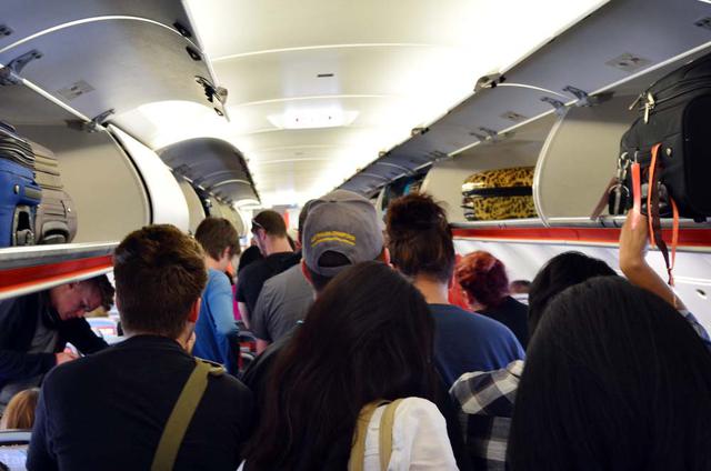 ¿Quiénes son los 10 pasajeros más molestos de un avión?  - 2