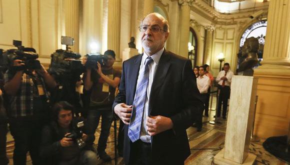 El Congreso suspendió a Daniel Abugattás y blindó a Wilder Ruiz