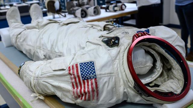 El traje de Neil Armstrong sufrió una inevitable desintegración. (Foto: AFP)