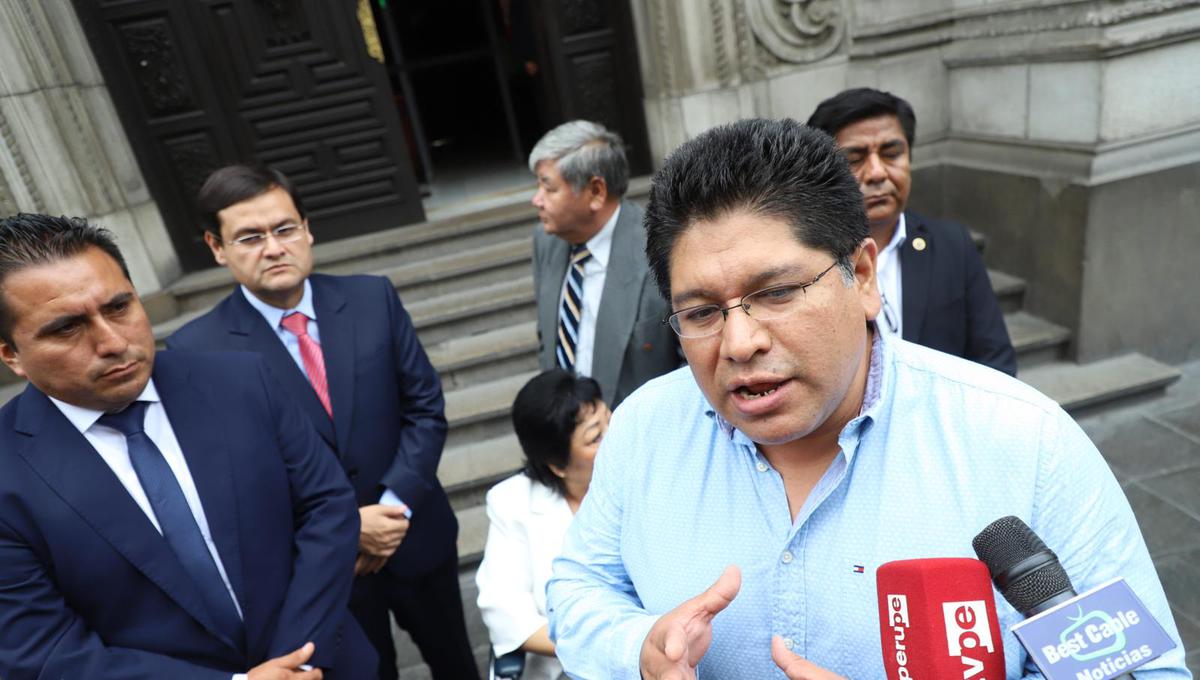 Rennán Espinoza solicitó que se suspenda el periodo de inscripción y tachas, con la finalidad de que la Mesa Directiva quede conformada antes del 19 marzo. (Foto: GEC)