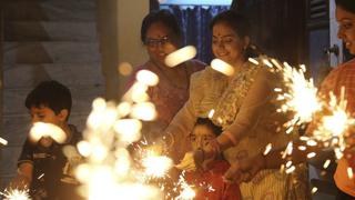 Las luces con las que la India celebra su "Navidad hindú" [FOTOS]