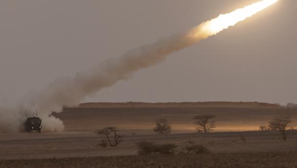 La imagen referencial muestra un sistema de cohetes de artillería de alta movilidad (HIMARS). Foto: archivo AFP/ FADEL SENNA