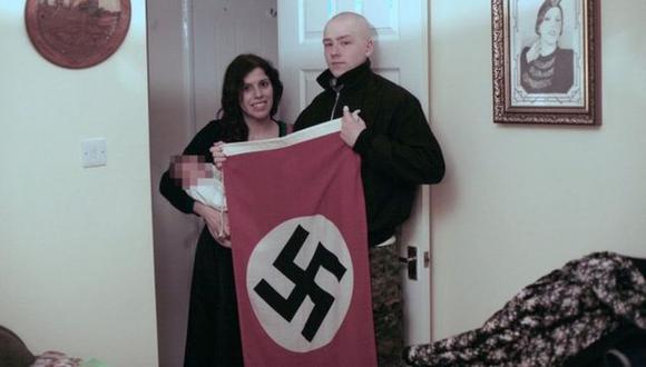 Condenan a padres que llamaron Adolf a su bebe en honor a Hitler. (Policía vía BBC Mundo)