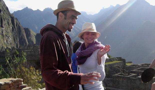 Actress Cameron Díaz visited our country in 2007 together with Sol Guy, MTV presenter in Canada.  They toured Machu Picchu.  (Reuters)