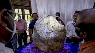 Sri Lanka subastará un zafiro natural azul de 310 kg, el “mayor del mundo”