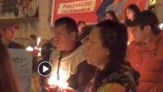 Realizan vigilia por la salud de mujer atacada con fuego en Cajamarca