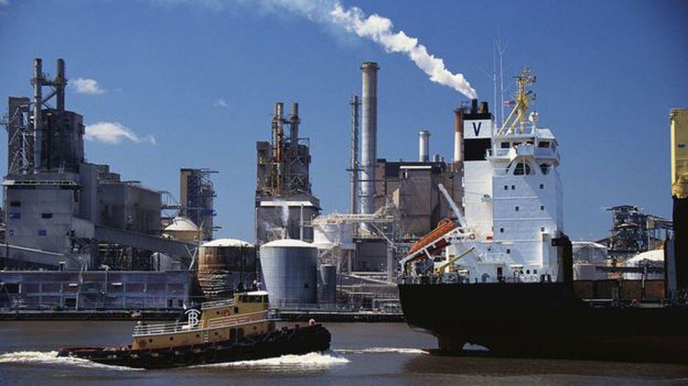La OMI espera reducir hasta en 77% las emisiones de gases contaminantes de la industria naviera mundial. (Foto: Getty Images)
