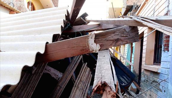 Piura: fuertes vientos derrumban parte de vivienda de material rustico en Paita