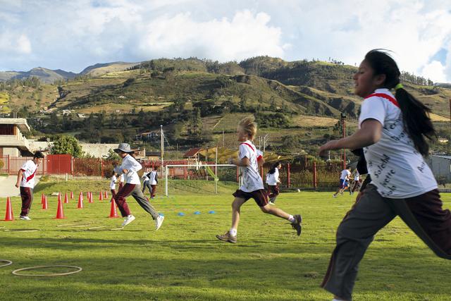 Diospi Suyana es un colegio de alto nivel educativo que se comenzó a construir hace seis años íntegramente con donaciones de la sociedad civil alemana en favor de los pobres más pobres de ese lejano país (para ellos) llamado Perú. (Foto: Juan Ponce)