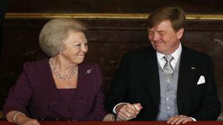 Holanda tiene un rey luego de 120 años: la reina Beatriz entregó el trono 