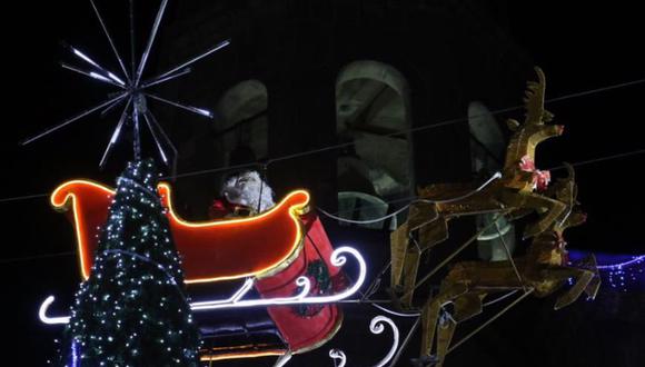 El trineo de un Papá Noel se estrelló contra un edificio durante un acto navideño en México | Foto: Facebook / Comunicación Social Apizaco