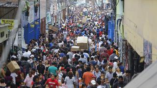 El caos por los ambulantes en Mesa Redonda y Gamarra en fiestas