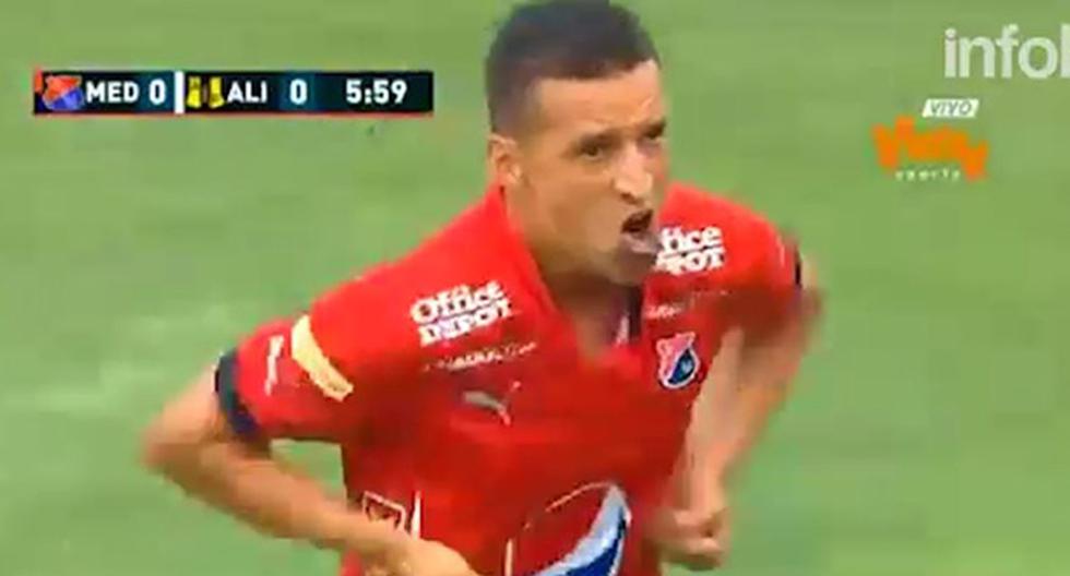 Este árbitro metió el gol con la espalda y lo validó en el fútbol colombiano. (Video: YouTube)