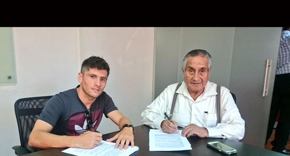 Diego Manicero firmó su contrato con Universitario. (Foto: Twitter @Universitario)