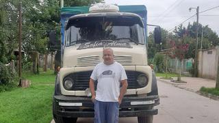 Argentina: camionero hace mudanzas gratis a estudiantes y pide que le paguen de una forma muy peculiar