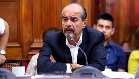 El congresista aprista Mauricio Mulder ha negado que tenga alguna relación con la contratación de dos trabajadores del Fondo Editorial del Parlamento. (Foto: GEC)