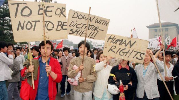 Las protestas de la plaza Tiananmen terminaron siendo duramente reprimidas. (Getty Images).
