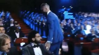 YouTube: así reaccionó Salah cuando Sergio Ramos quiso saludarlo en sorteo | VIDEO