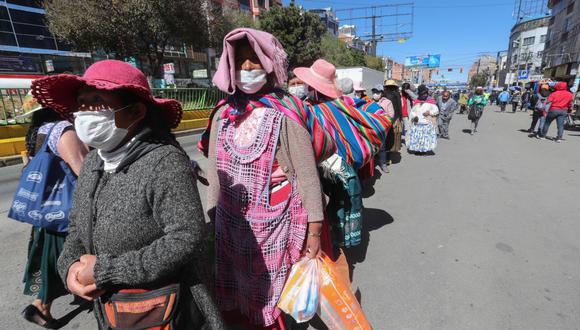 Los beneficiarios del Bono Universal en Bolivia recibirán un subsidio de 500 bolívares por parte del Estado. (EFE/ Martin Alipaz)