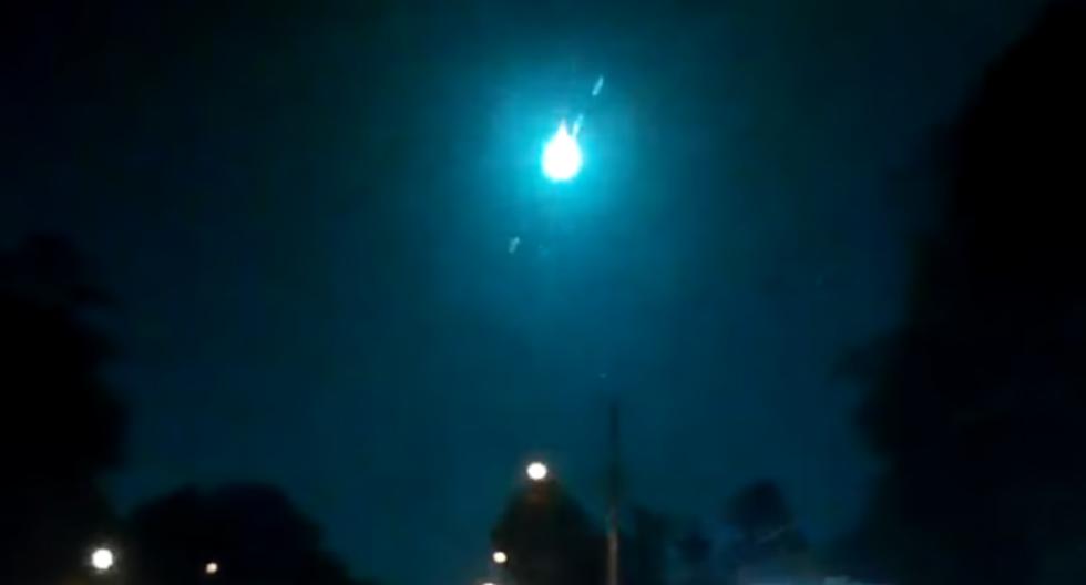 El meteoro sorprendió al conductor, quien logró captar el video gracias a la cámara de seguridad de su auto. (Foto: Captura | EVE Pro Guides)