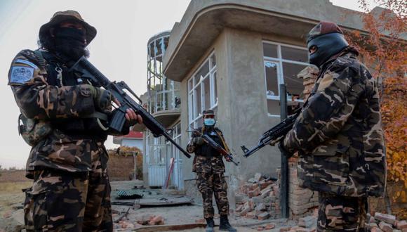 Los talibanes inspeccionan en las afueras de Kabul, Afganistán. (Foto: Archivo / EFE / EPA / STRINGER).