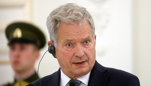 El presidente finlandés, Sauli Niinisto, se dirige a una conferencia de prensa conjunta con el presidente lituano luego de su reunión en el Palacio Presidencial en Vilnius, Lituania, el 4 de noviembre de 2022. (Foto de PETRAS MALUKAS / AFP)