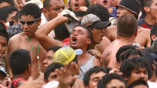 Caos en Universitario: barristas llegaron al Monumental y agredieron a jugadores