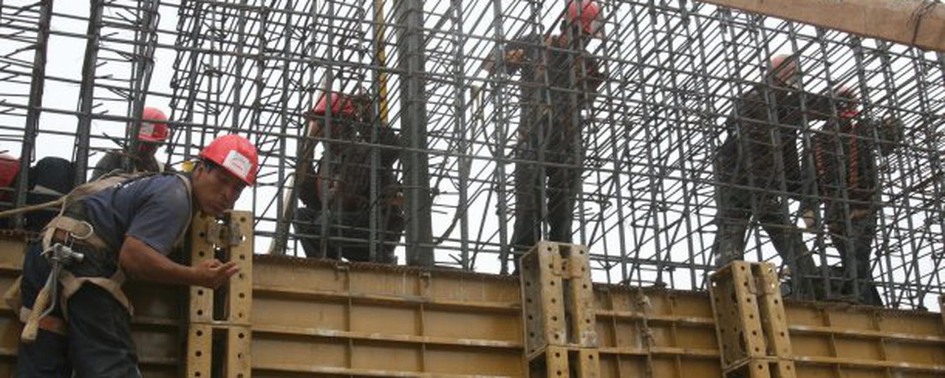 Sector construcción acumulará 8 meses en negativo, según Capeco: ¿a qué responde el resultado de agosto?