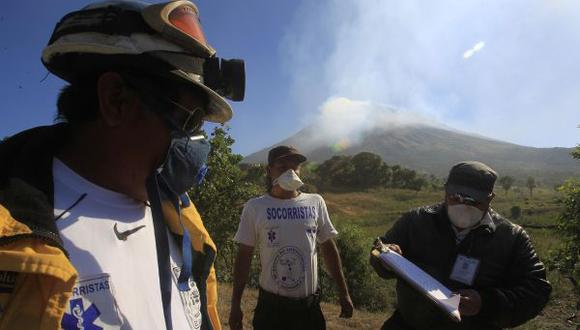 El Salvador: volcán Chaparrastique emite gases tóxicos para la población