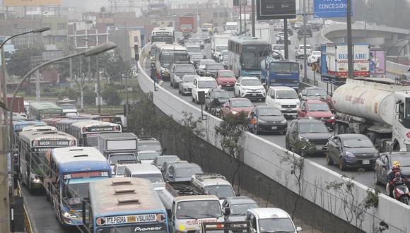 Lima es la ciudad con mayor congestión vehicular de América y octava del mundo: ¿cuántas horas se pierden al año?
