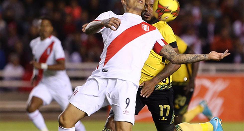 Paolo Guerrero y Miguel Trauco hicieron la misma jugada que hacen juntos en el Flamengo con la Selección Peruana. Fue en el amistoso ante Jamaica en Arequipa. (Foto: FPF)