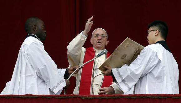El Papa dice que las parejas gays son un desafío para la educación católica