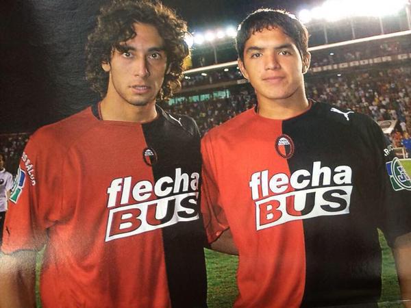 Ambos peruanos jugaban de local en el Estadio Brigadier General Estanislao López conocido popularmente como El Cementerio de los Elefantes. (Foto: AP)