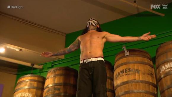Jeff Hardy venció a Sheamus en una lucha inédita porque se realizó en los interiores de un bar, haciendo referencia a los problemas de alcoholismo de Jeff. (WWE)