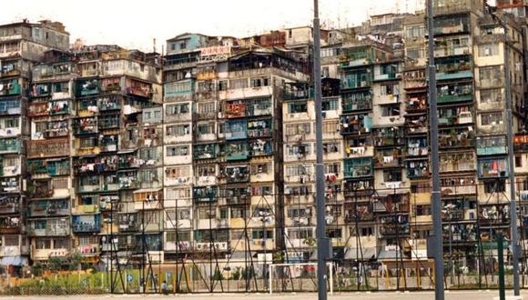Kowloon: en apenas 2,7 hectáreas de terreno llegaron a vivir hasta 50.000 personas en algunos momentos. (Getty Images).