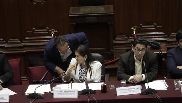 En la última sesión, el debate fue presidido por Karina Beteta (Fuerza Popular), quien reemplazó en la conducción a Pedro Olaechea. (Foto: Anthony Niño de Guzmán / GEC)