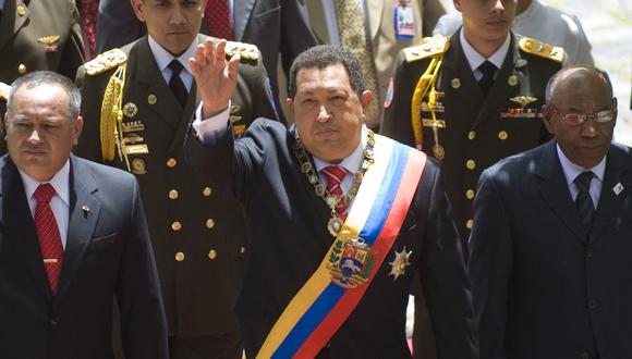 Hugo Chávez (centro), expresidente de Venezuela. (Foto: AFP)