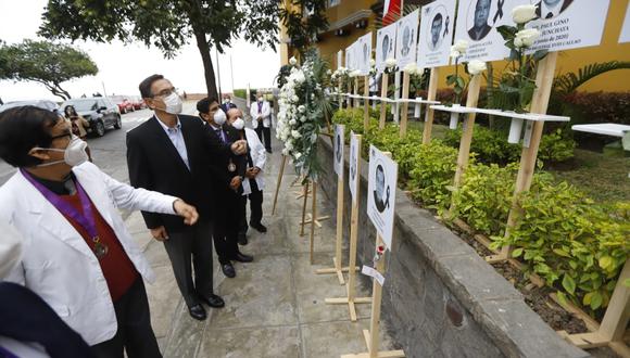 El mandatario Martín Vizcarra recorrió las instalaciones del Colegio Médico del Perú en el distrito de Miraflores. (Foto: Presidencia Perú)