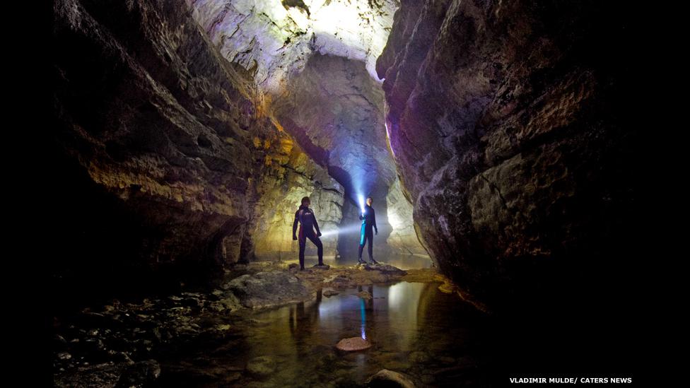 Mira los espectaculares colores de las cuevas de Abjasia - 3