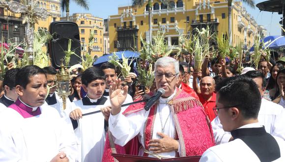 Monseñor Carlos Castillo celebró su primera misa de Domingo de Ramos como arzobispo de Lima en la Catedral (Foto Juan Ponce).