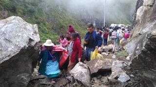 Puno: vehículos varados tras derrumbe en la carretera Macusani - Ollachea